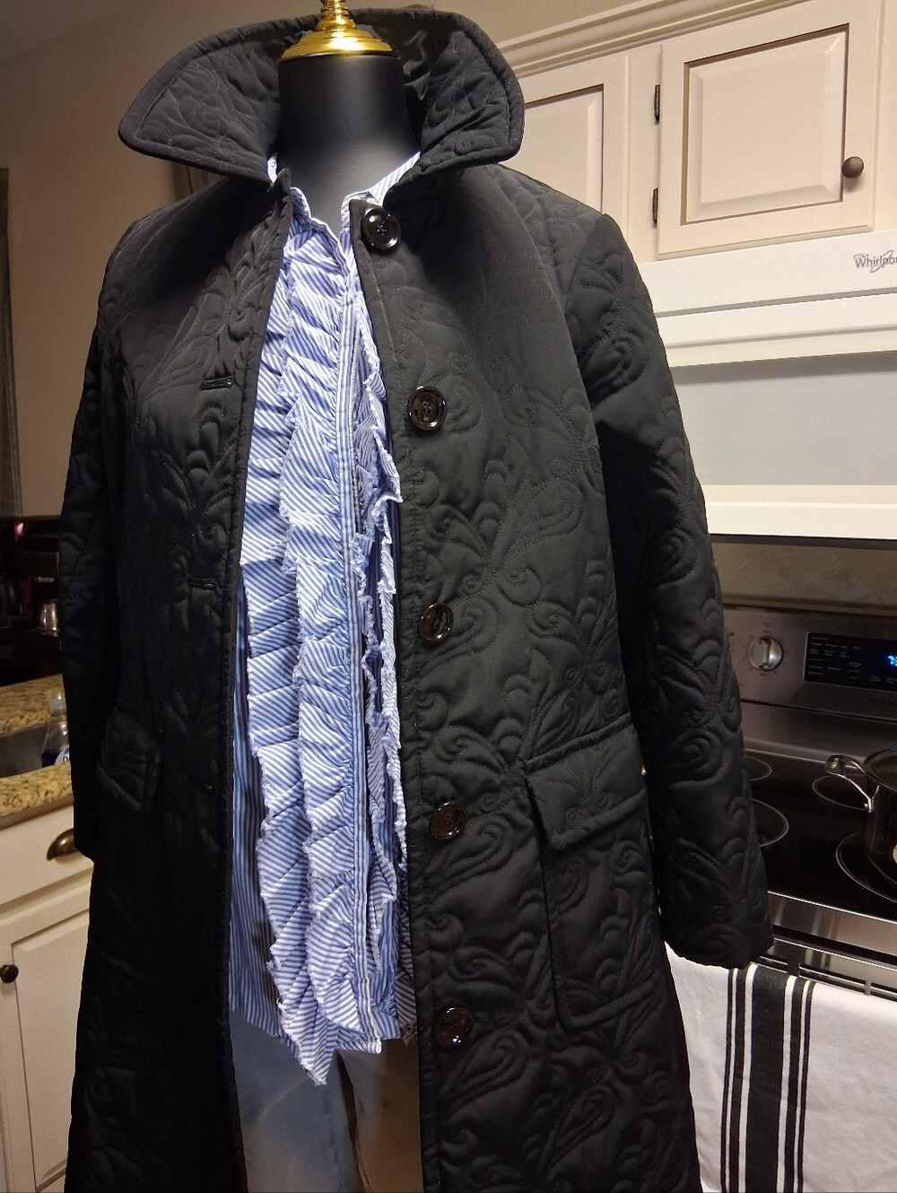 Ellen Tracy Black Quilted Puffer Jacket with Chain Detail (Jacket Only) - Picture 4 of 5